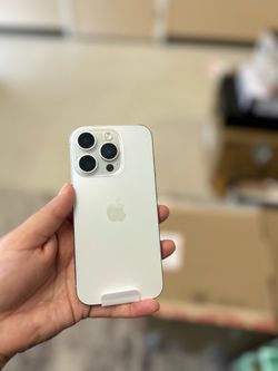 iPhone 15 pro UNLOCKED 256GB