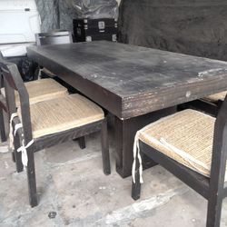 Dinning Table/ Comedor