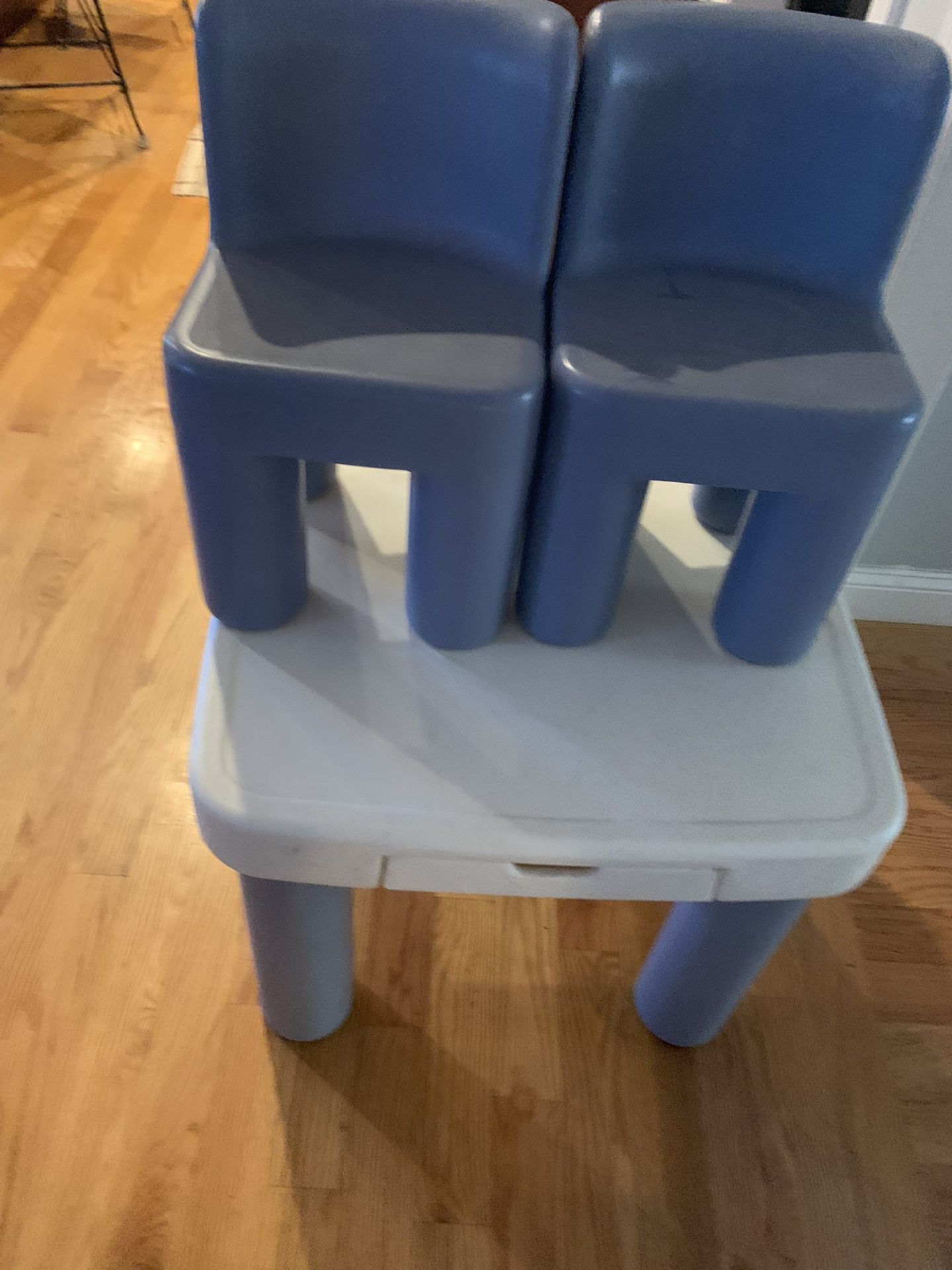 little tikes table and chairs 