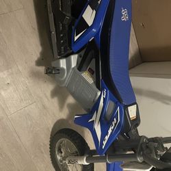 Brand New Haven’t Used It stand broke. Battery is great too.
