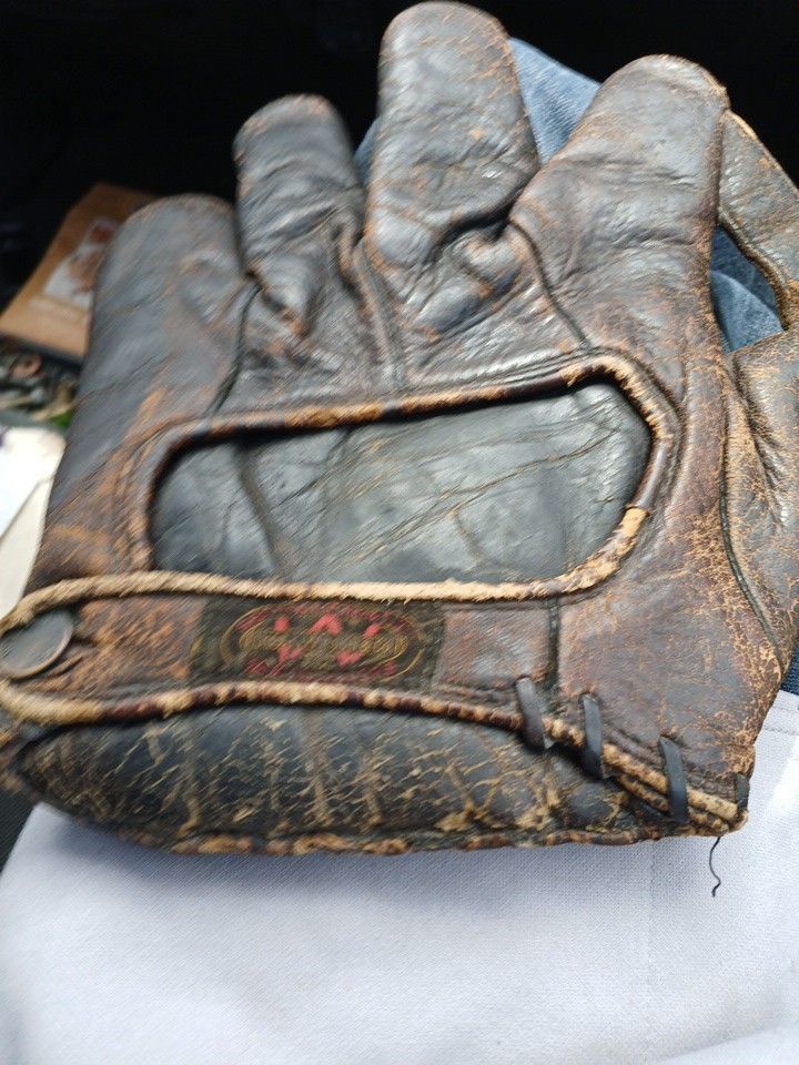 1930's Baseball Glove Wilson #604