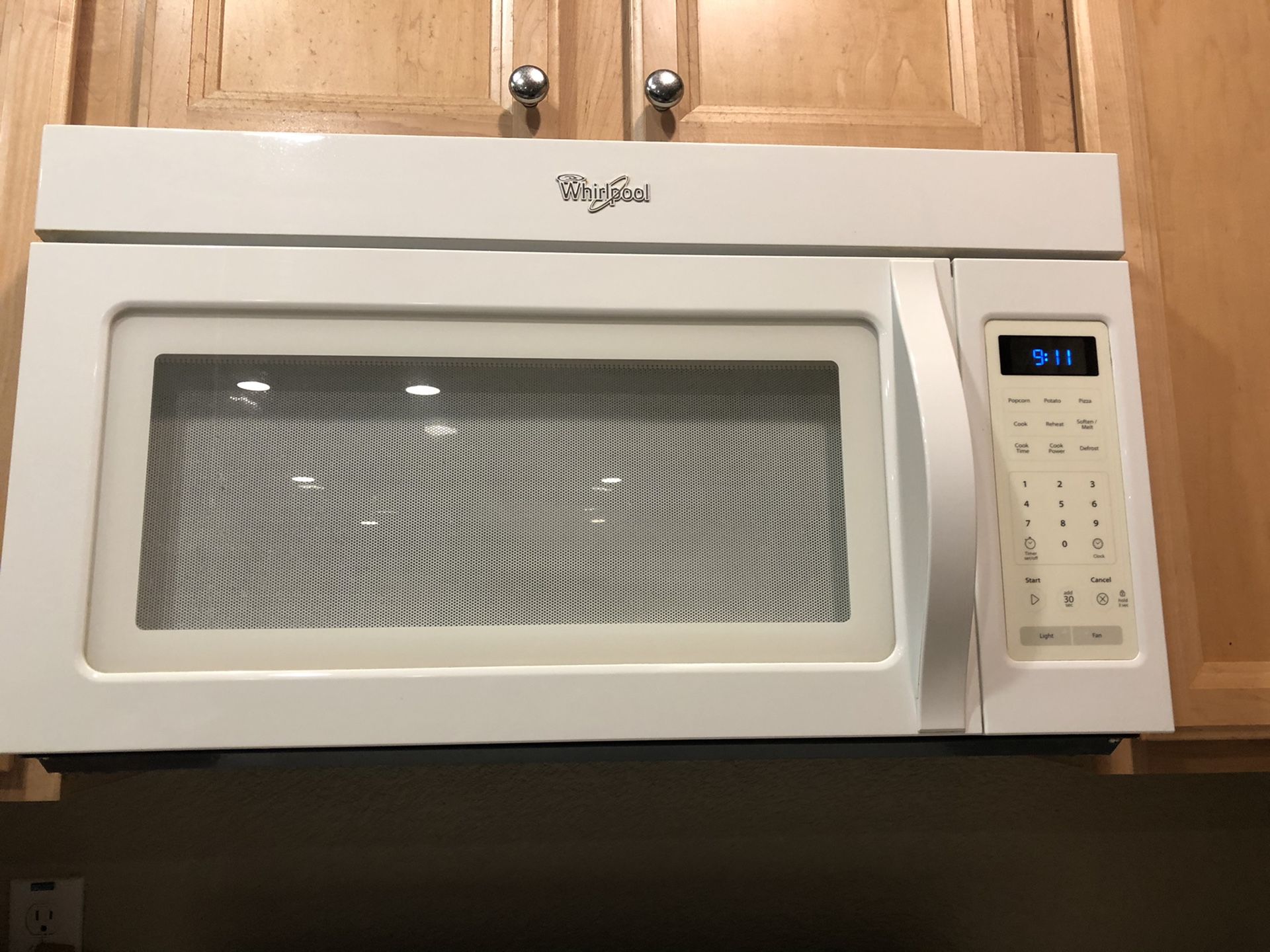 Whirlpool microwave above the range with vent
