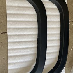 Toyota Tundra 2022 Limited  (original)Original front and rear wheel arch