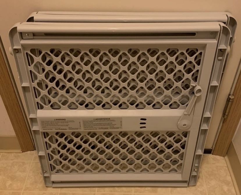 Pet Gates (2)