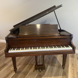 Baby Grand Piano- Ludwig & Co. 1924