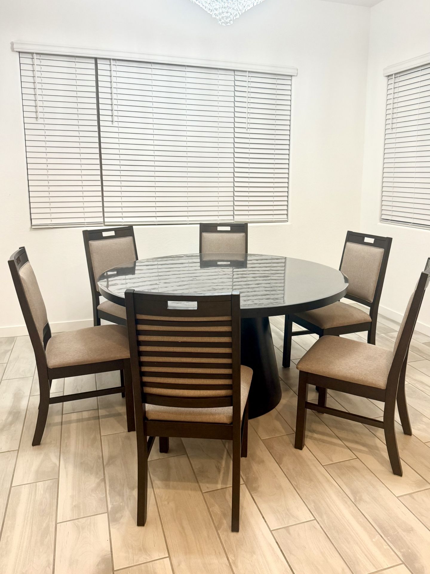 Dining Table Round 60" With 6 Chairs