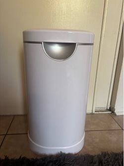 Munchkin diaper pail