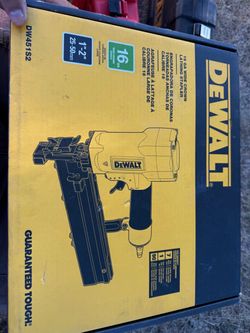 Dewalt DW451S2 16 GA wide crown lathing stapler