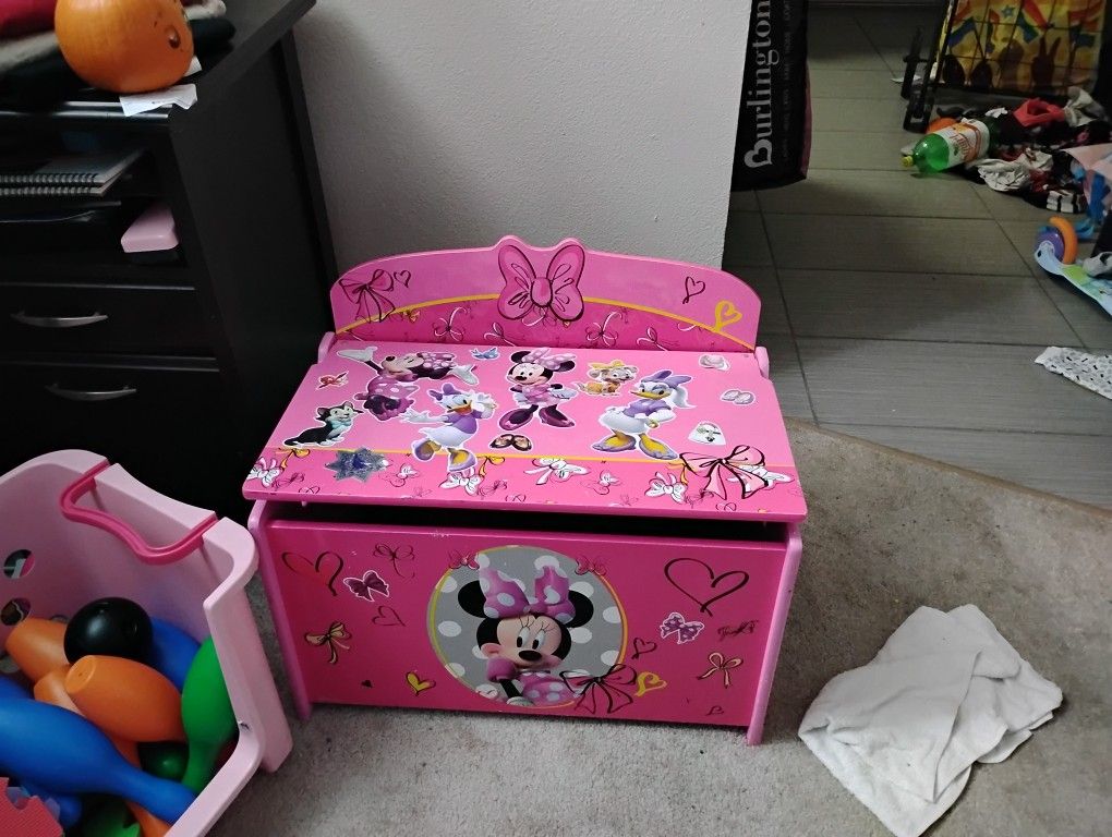 Minnie Mouse Toy Box