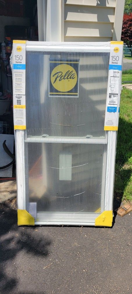Pella 150 Series Vinyl Double Hung Window 31 X 57