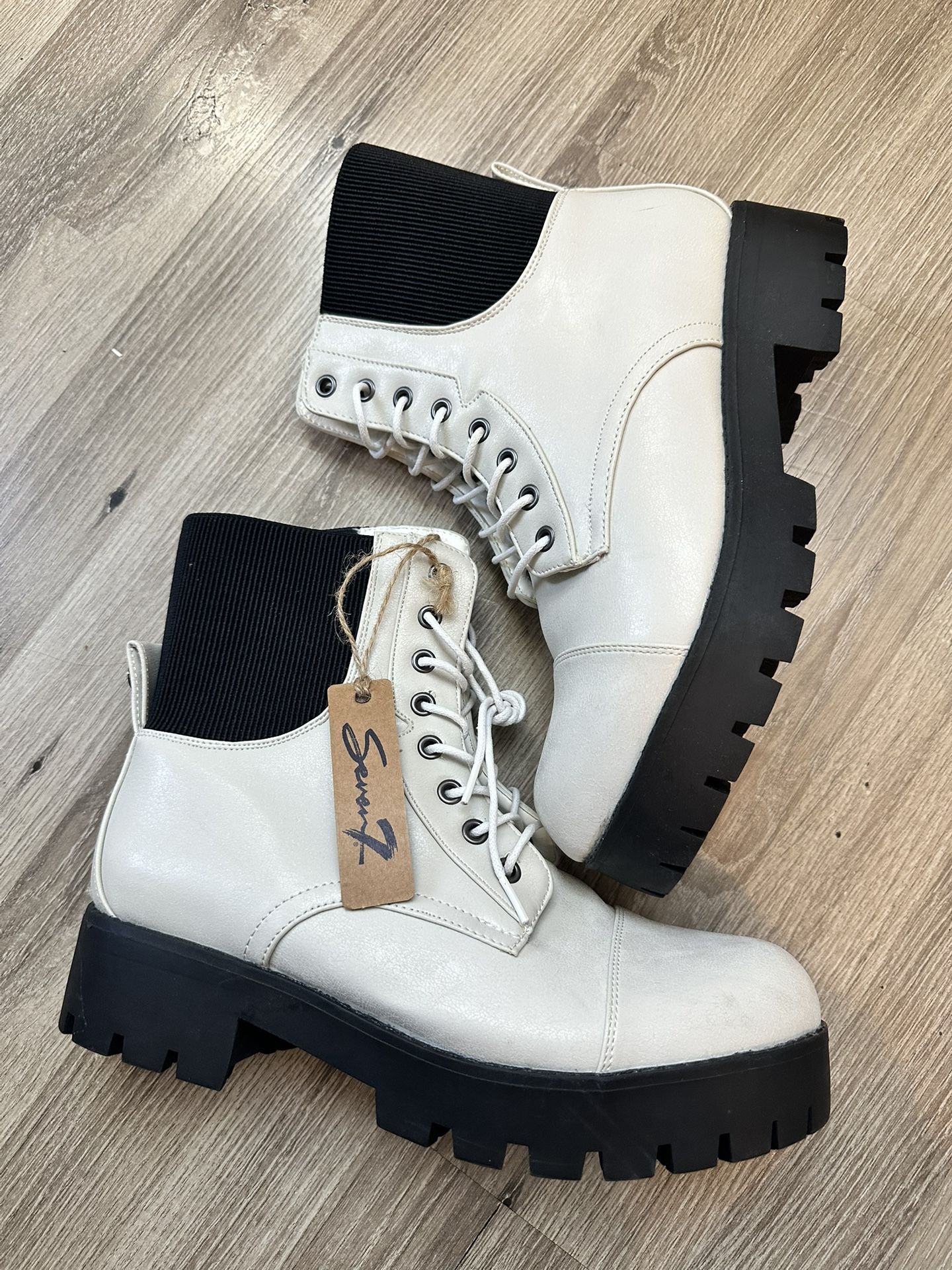 Women’s Seven Boots! (Size 10)