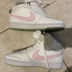 Nike dunks size 5Y