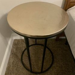 2 Side Tables