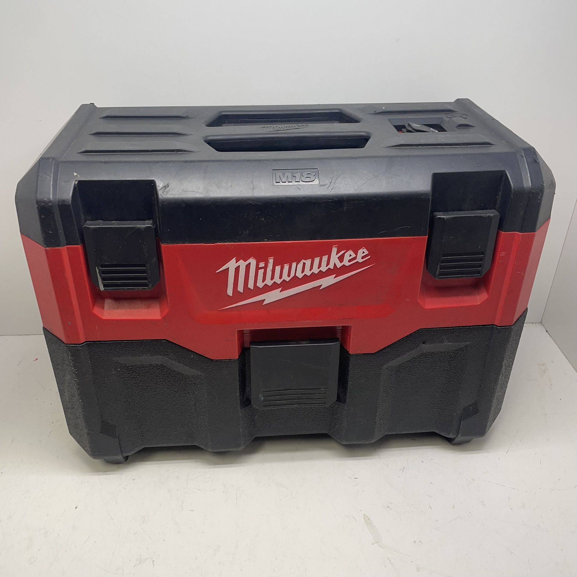 Milwaukee M18 2 Gal Wet/Dry Vacuum 198227/12
