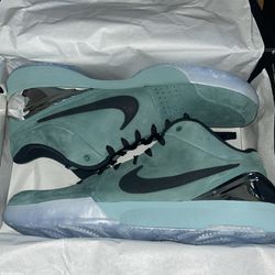 Nike Kobe “Girls Dad” Size 13 And 10.5