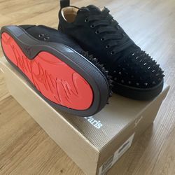 Red Bottoms Christian Louboutin Size 8