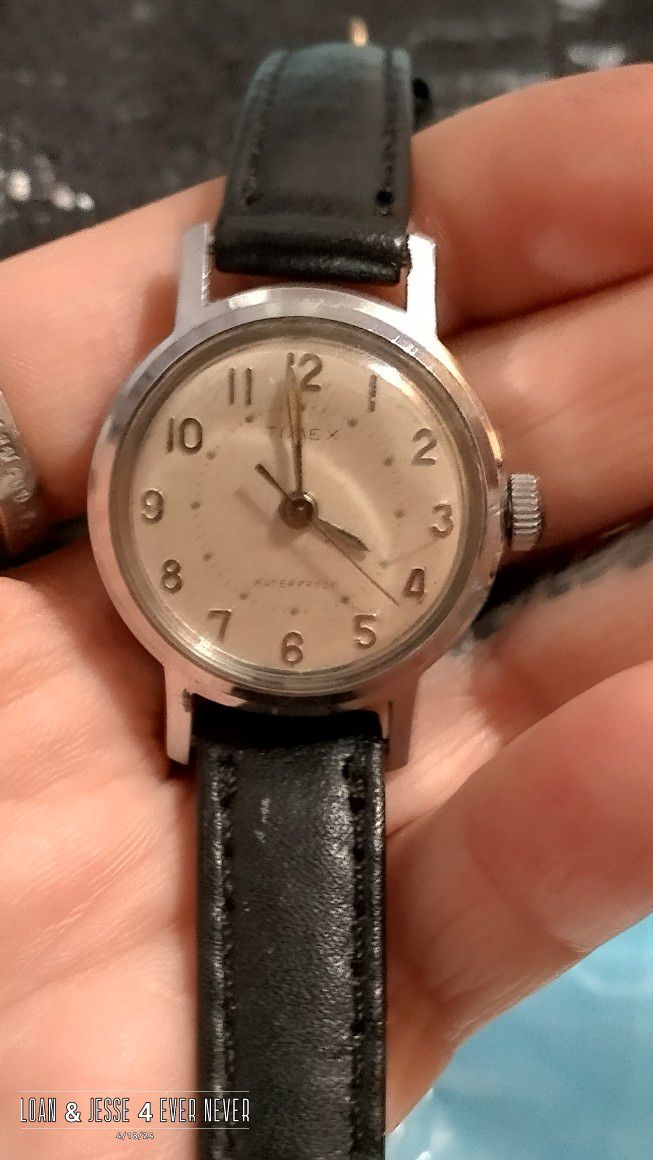 Vintage Timex Kinetic  17 Jewels Watch