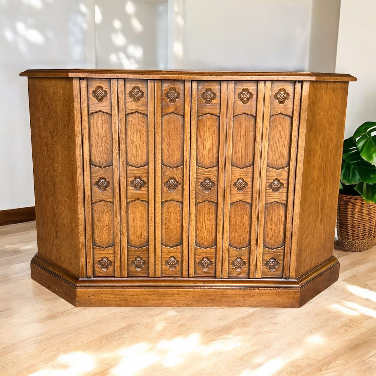 Drexel mid century modern dry bar cabinet console foyer table