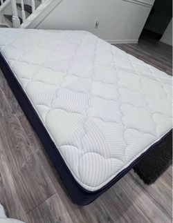 Mattress Serta - Queen size