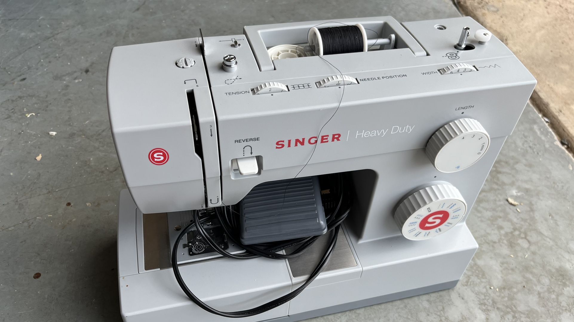Singer Heavy Duty Sewing Machine