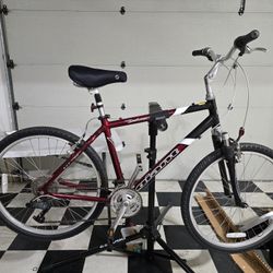 Giant Sedona SE Comfort Hybrid Bicycle
