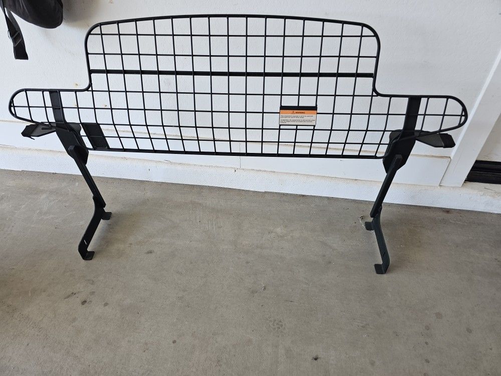 Subaru Dog Guard Separator