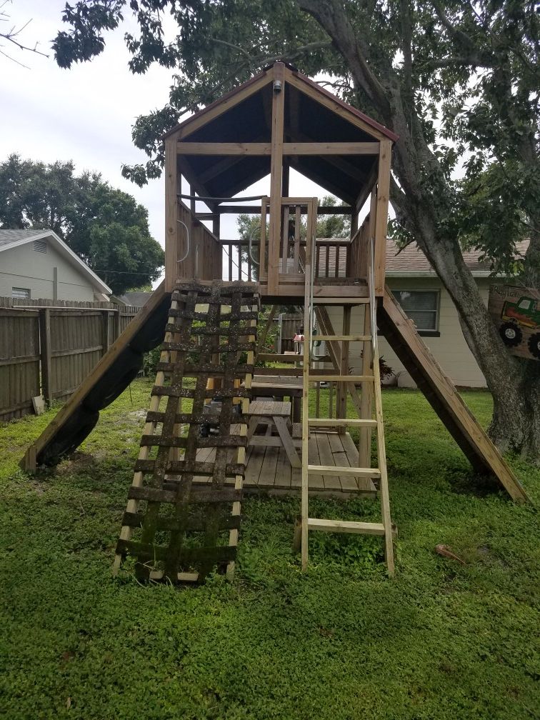 Child outdoor play set