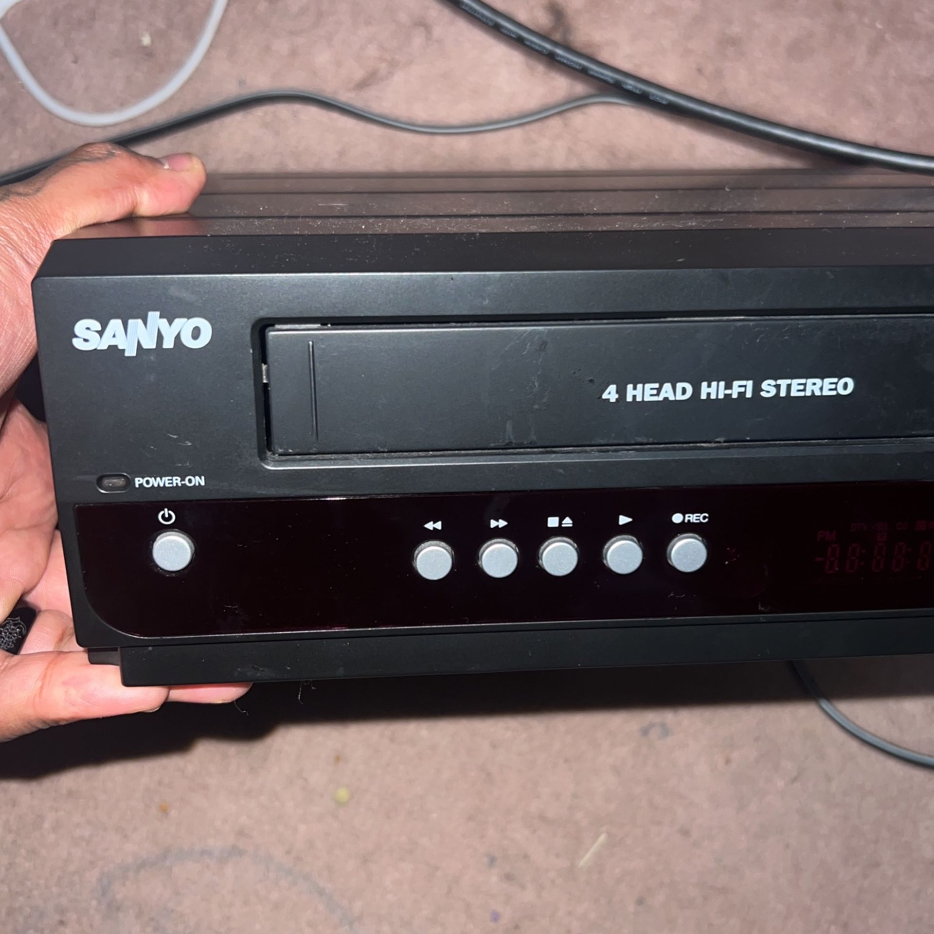 Sanyo FWZV475F VHS DVD Recorder 4 Head Combo Player
