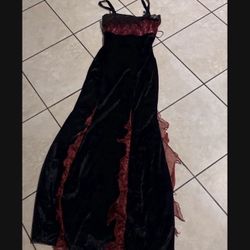Costume Velvet Size 10/12 Medium Large Slim Dracula / Vampire 