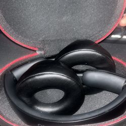Beats Solo Pro