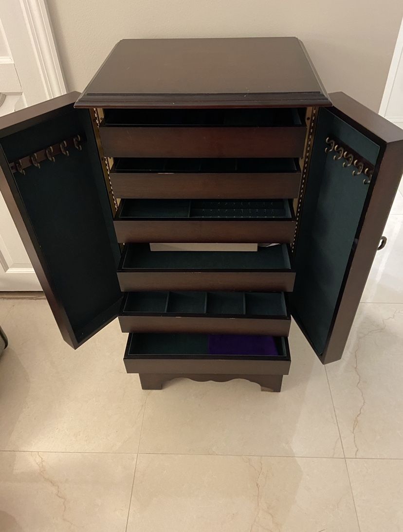 Jelwery Multi Levels Armoire