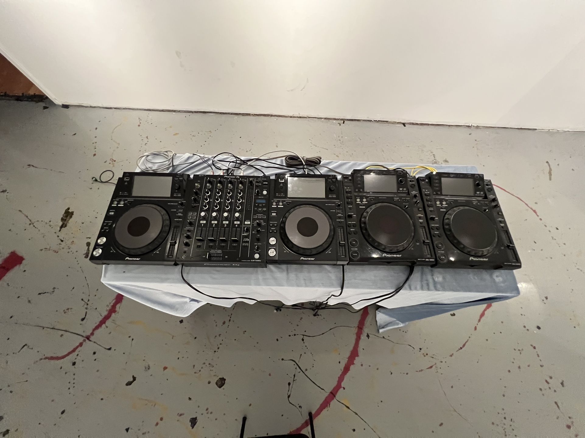 CDJ 2000