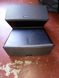 2 Sonos speakers