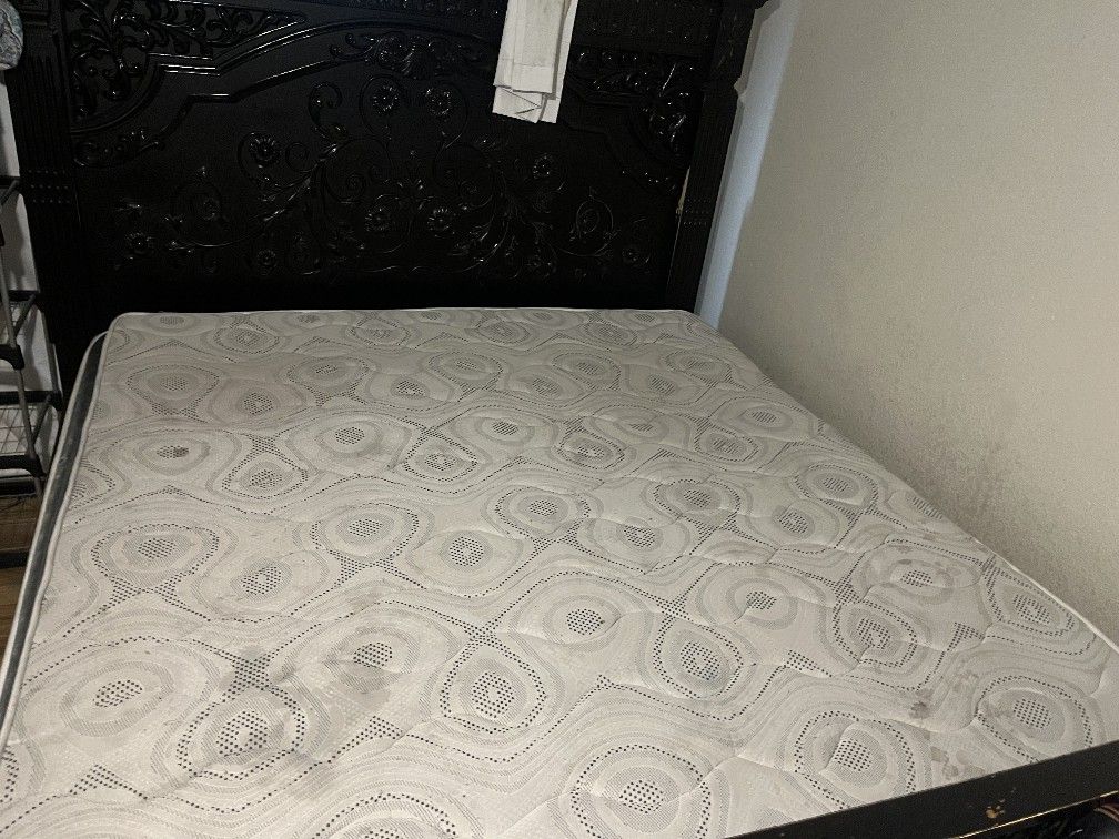 King Marble Bedroom Set $500