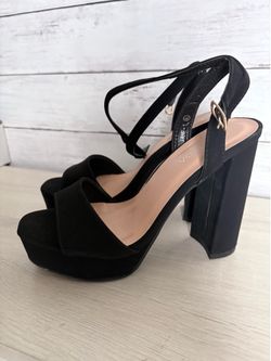 Black heels pumps size 6.5