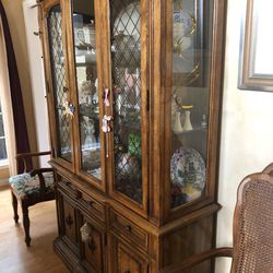 Stanley China Cabinet - beautiful shape and interior light