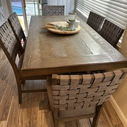 Dining Room Table 