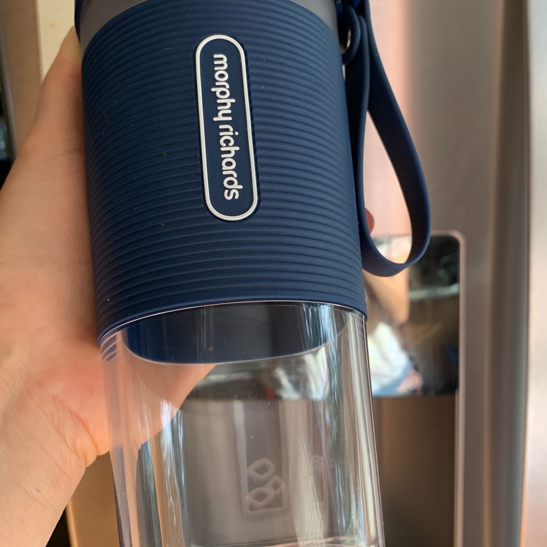 Portable blender USB Rechargeable /juice cup Mophy