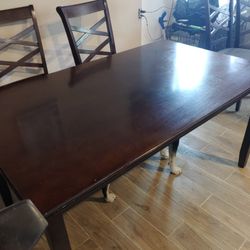 Dinning Room Table No Chairs