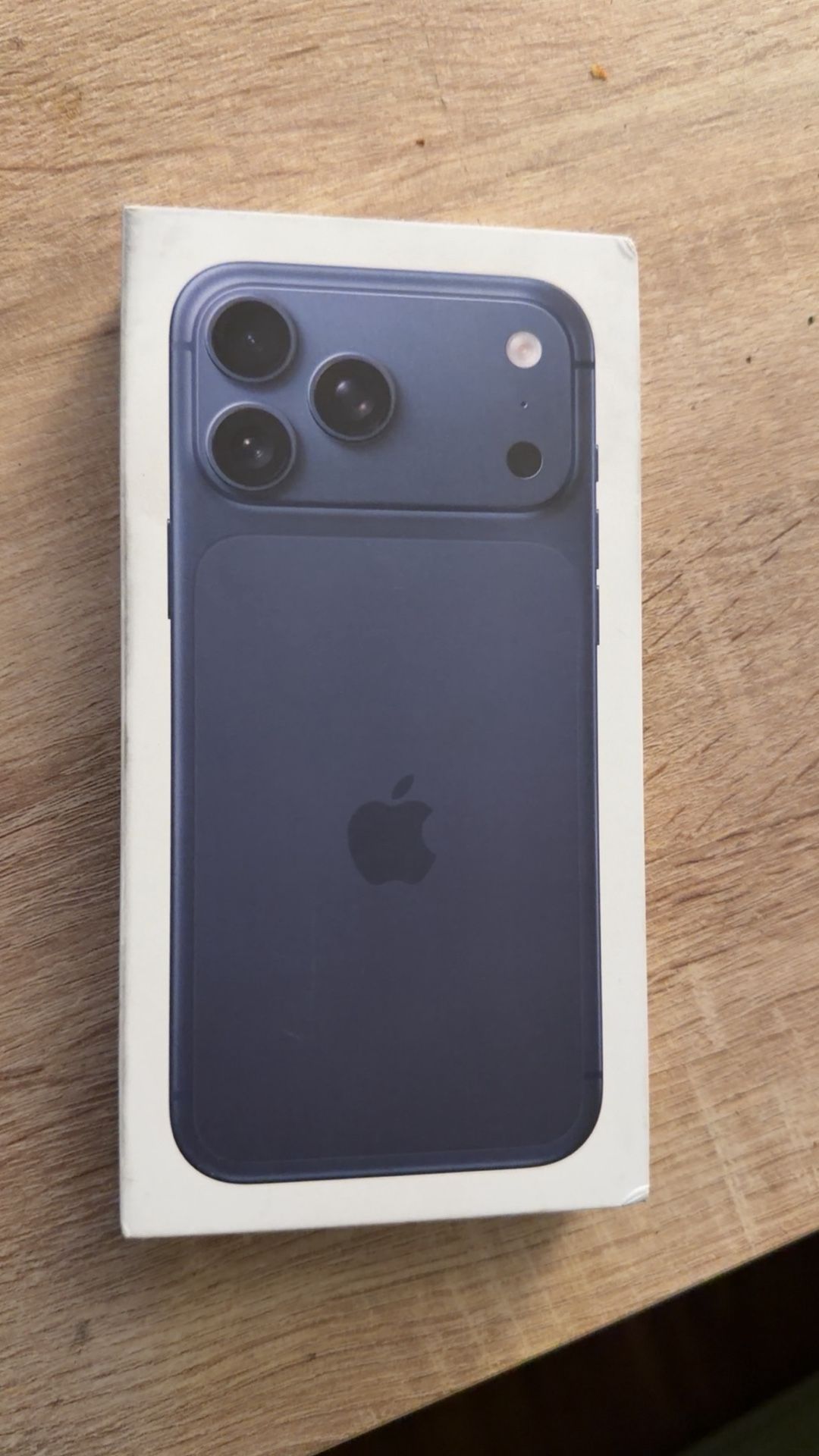 iPhone 17 Pro Max (carrier Locked)