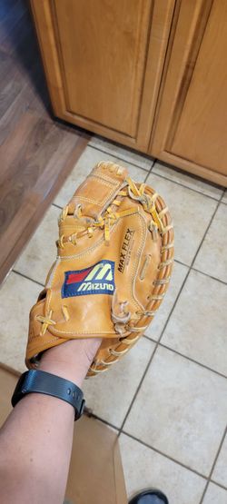 30" youth Mizuno Max Flex Baseball Glove