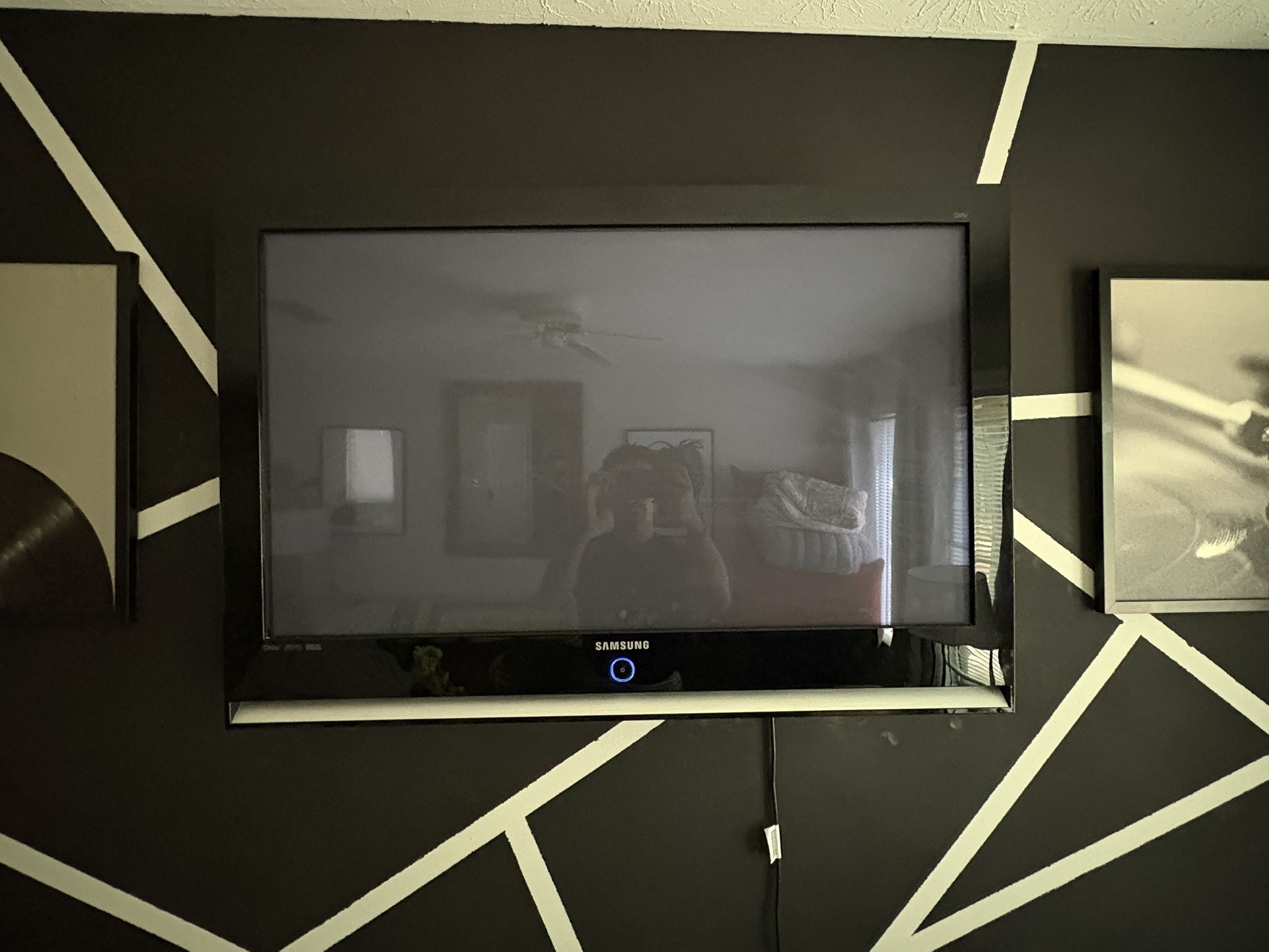 42 Inch Samsung Flatscreen TV