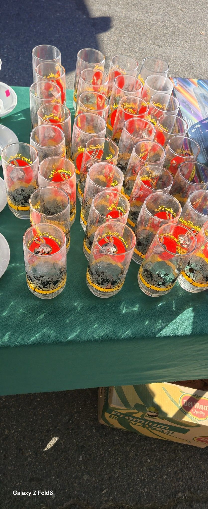 33 Pc Vintege Bugs bunny glasses
