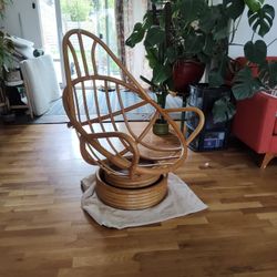 Rattan Swivel Chair