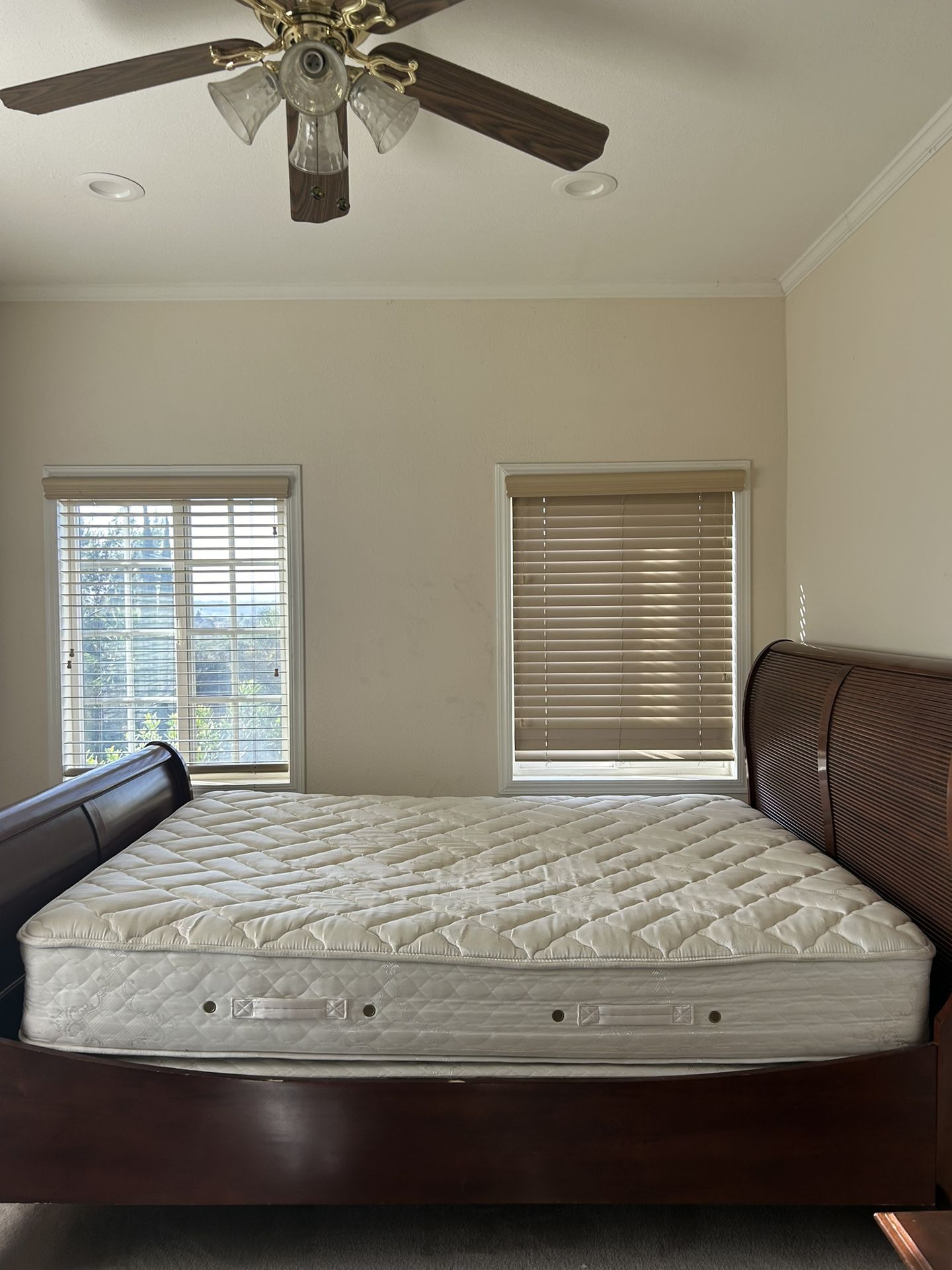 Bed - frame & mattress
