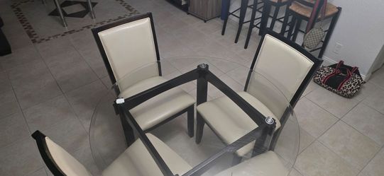Dinning room table