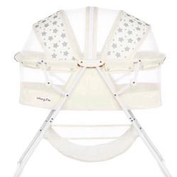 Dream On Me Karley Bassinet In French White  Open box item box is damaged   INVENTORY NUMBER: 101(contact info removed)