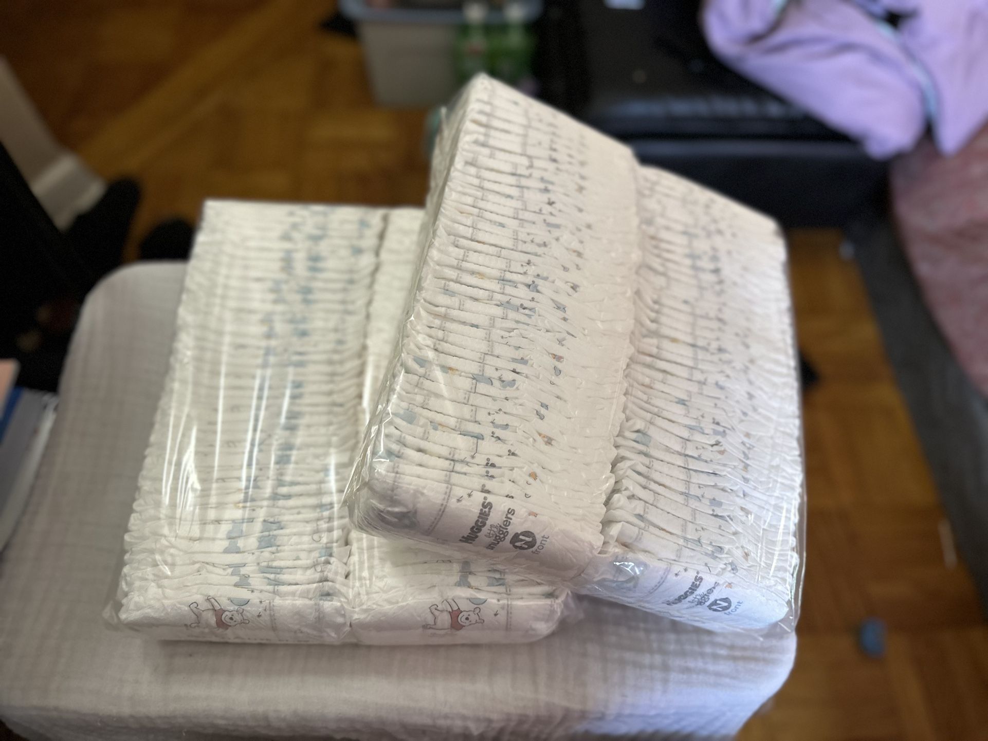 Huggies Pampers NEWBORN (Snugglers)