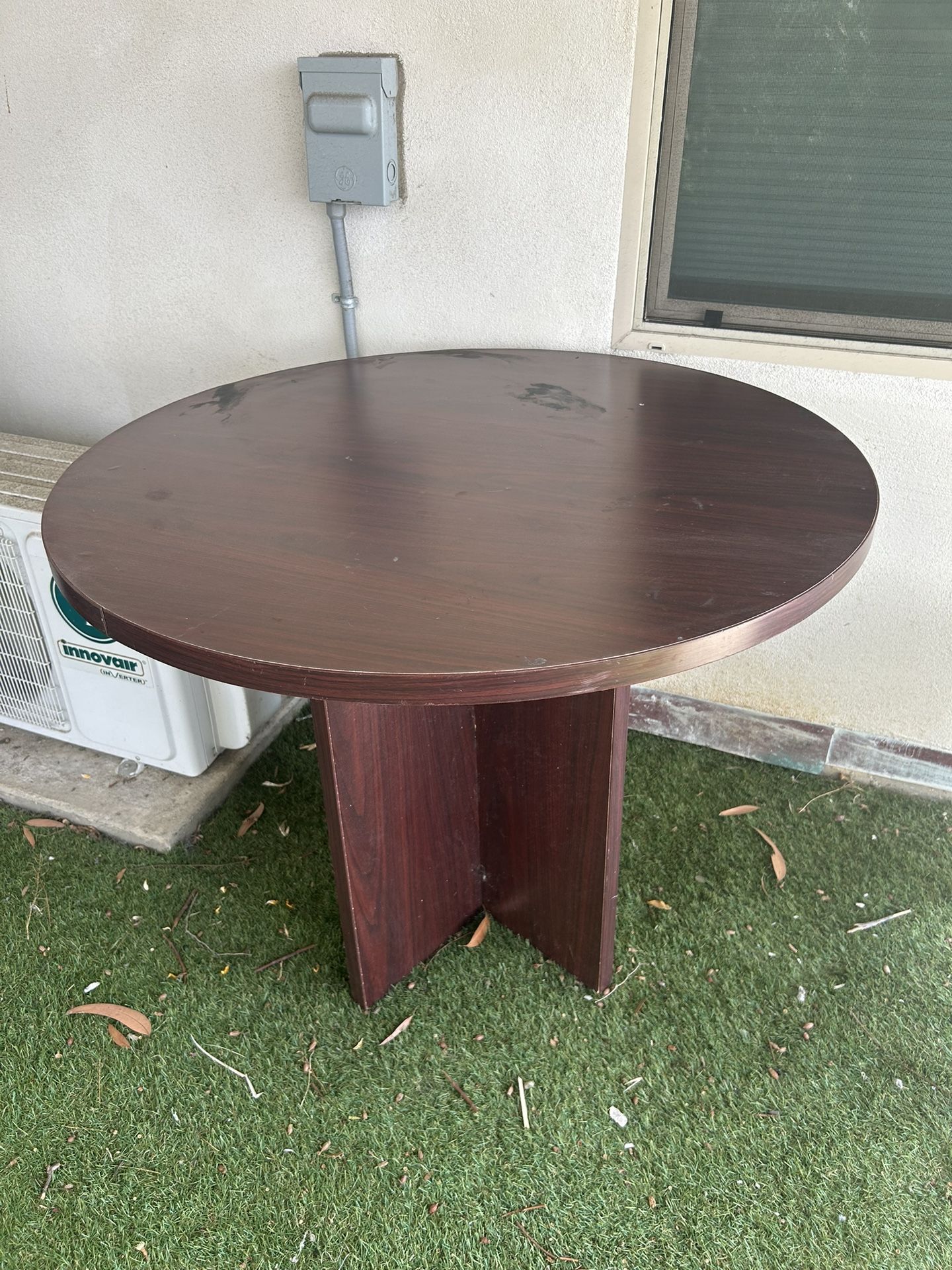 Round Table 10$