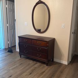 Dresser With Drawers And Mirror